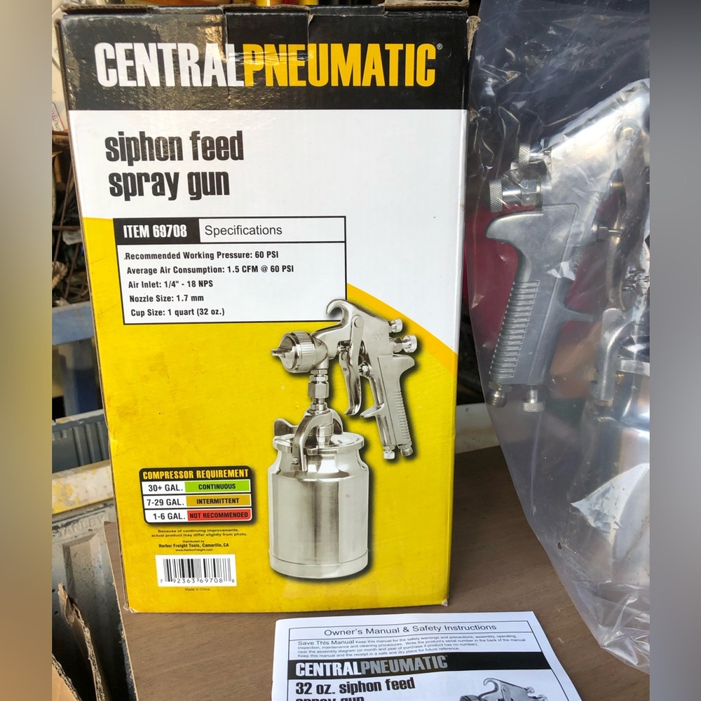 Central Pneumatic Siphon Feed Spray Gun NIB ALL METAL Construction #69708, 32 Oz